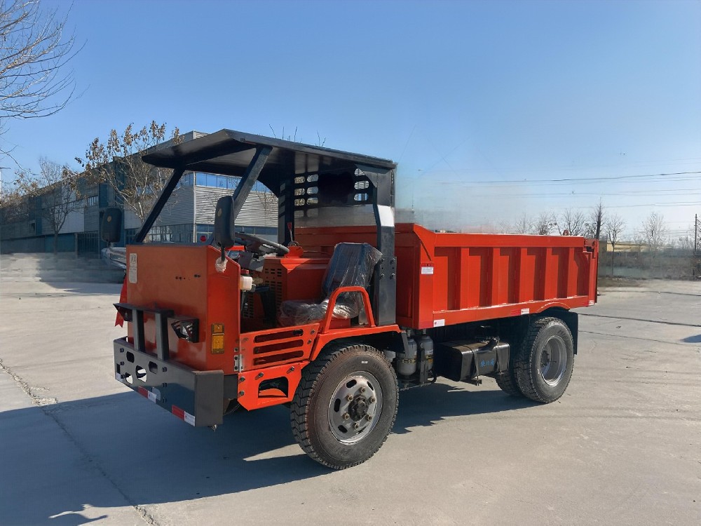 客户定制山东琦源重工机械运输车